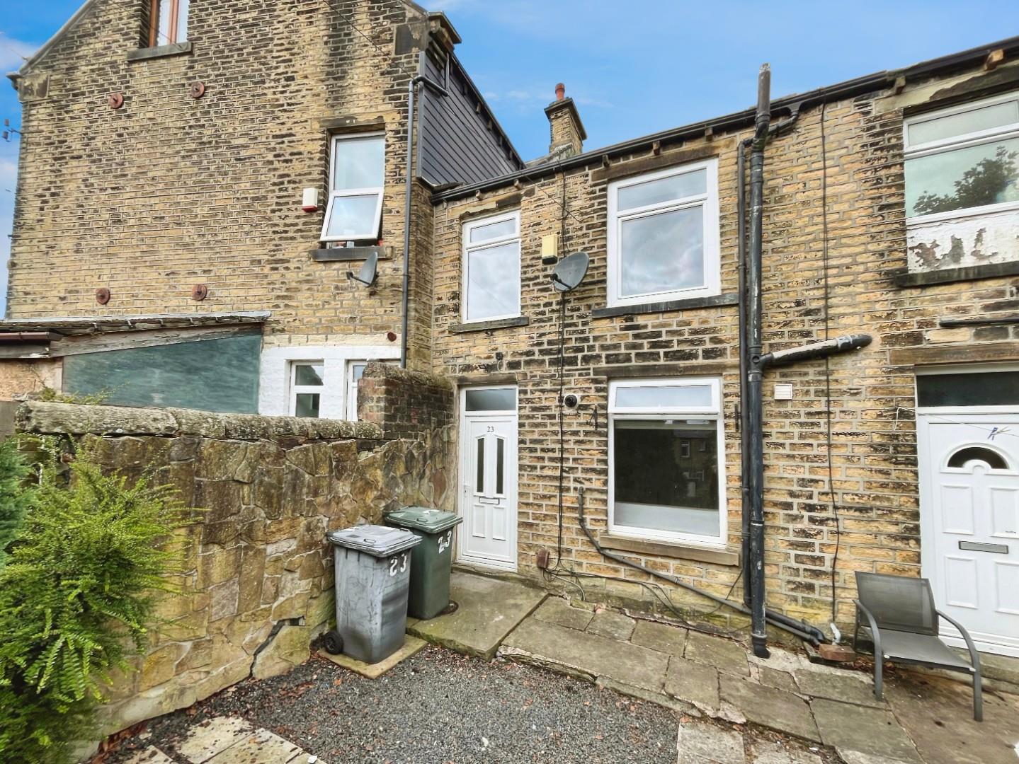 House - Terraced : Plover Road, Huddersfield